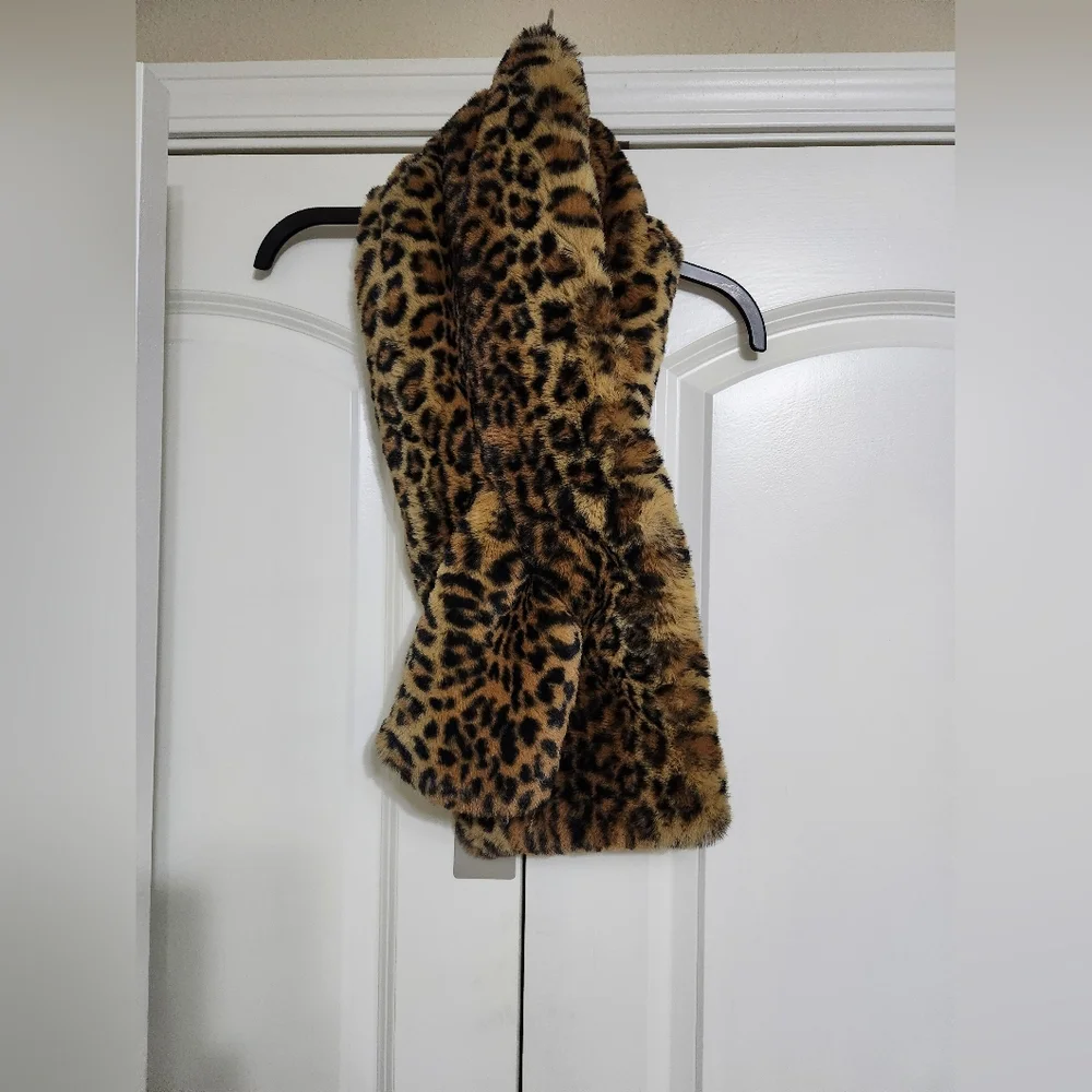ZARA LIMITED EDITION LEOPARD FAUX FUR SCARF BRAND NEW WITH TAGS